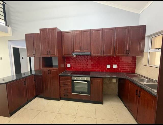 3 BEDROOM APARTMENT FOR SALE IN NEW TOWN CENTRE